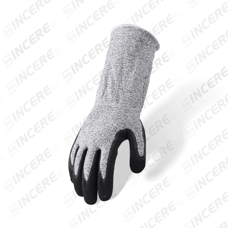 Gants résistants aux coupures ANSI A6 de calibre 13 avec manchette allongée et paume de sable en nitrile noir