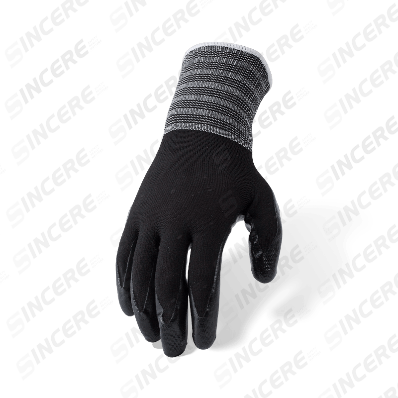 Gants en nylon noir calibre 13 avec revêtement en nitrile noir lisse — gants de travail polyvalents résistants à l'huile