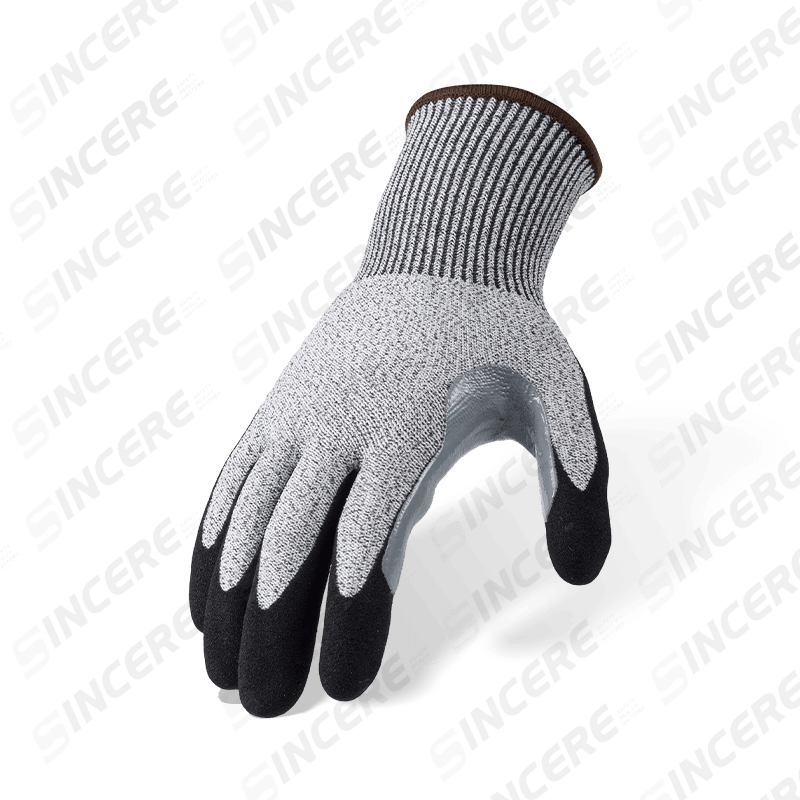 Gants résistants aux coupures ANSI A4 de calibre 13 avec paume en nitrile noir Sandy et entrejambe de pouce renforcé extra-long